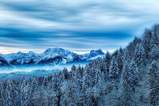 préparez-vous pour votre aventure hivernale en montagne avec nos astuces pratiques. découvrez comment choisir le bon équipement, planifier votre itinéraire et rester en sécurité tout en profitant des paysages enneigés.