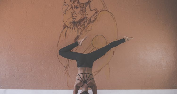 découvrez les clés d'un mode de vie sain : conseils nutritionnels, exercices adaptés et pratiques de bien-être pour améliorer votre santé physique et mentale au quotidien.