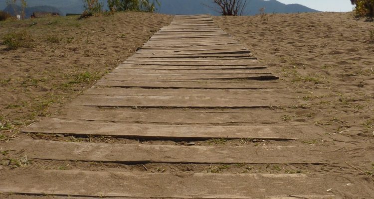 découvrez des destinations uniques et méconnues qui sortent des sentiers battus. plongez dans des aventures authentiques et explorez des paysages inexplorés, loin des foules touristiques. préparez-vous à vivre des expériences inoubliables hors des clichés traditionnels.