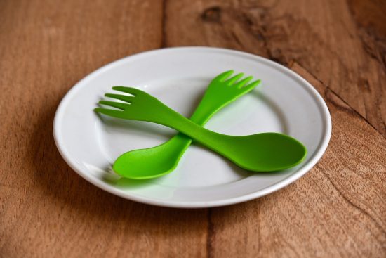 découvrez notre collection de vaisselle élégante et fonctionnelle, parfaites pour tous vos repas et occasions. des assiettes raffinées aux ustensiles pratiques, trouvez le service de table qui sublimera votre décoration et ravira vos invités.