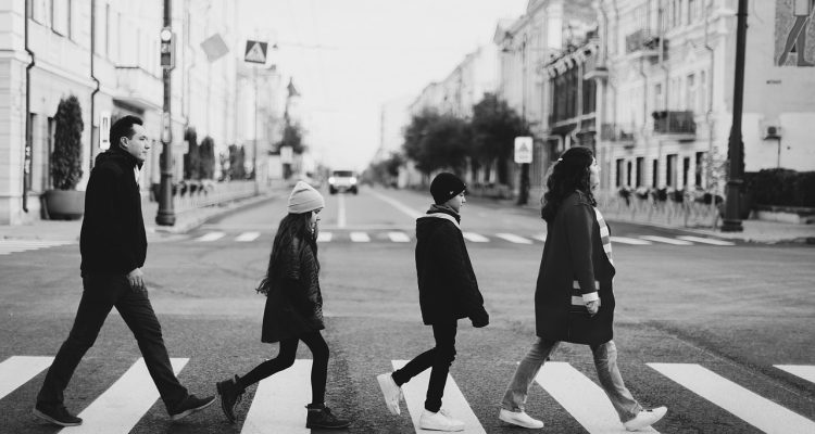 découvrez comment voyager en famille de manière durable avec des conseils pratiques, des destinations écoresponsables et des astuces pour minimiser votre impact environnemental tout en créant des souvenirs inoubliables.