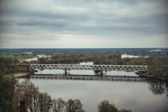 découvrez les monuments emblématiques qui racontent l'histoire et la culture de différentes régions. explorez des sites architecturaux remarquables, des lieux chargés d'histoire et des trésors patrimoniaux qui font la richesse de notre patrimoine.
