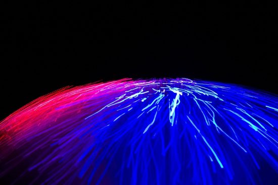 découvrez les bienfaits du voyage sensoriel : enrichissez votre expérience en éveillant vos sens, améliorez votre bien-être mental et physique, et plongez dans une immersion totale à travers des paysages, des saveurs et des cultures uniques.