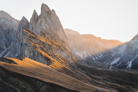 découvrez des expériences de voyage immersives qui vous plongeront au cœur de cultures fascinantes, de paysages époustouflants et d'aventures inoubliables. partez à la rencontre des habitants, explorez des traditions locales et créez des souvenirs authentiques grâce à des voyages qui éveillent tous vos sens.