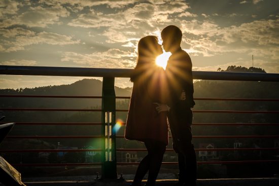 découvrez les destinations romantiques idéales pour une escapade en amoureux. que vous souhaitiez explorer des villes pittoresques, vous détendre sur des plages idylliques ou vous perdre dans des paysages enchanteurs, nos suggestions vous promettent des moments inoubliables à deux.