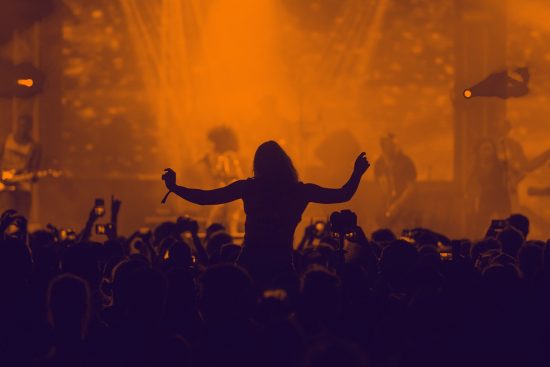découvrez la magie des festivals à travers le monde ! des événements musicaux aux célébrations culturelles, explorez une variété de festivals qui animent vos sens et enrichissent votre expérience. plongez dans l'ambiance festive et retrouvez des informations sur les dates, les lieux et les artistes pour ne rien manquer.