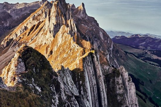 plongez dans un monde d'aventures palpitantes avec notre guide ultime. découvrez des récits captivants, des destinations à couper le souffle et des conseils pratiques pour vivre des expériences inoubliables. préparez-vous à explorer, à défier vos limites et à créer des souvenirs mémorables.