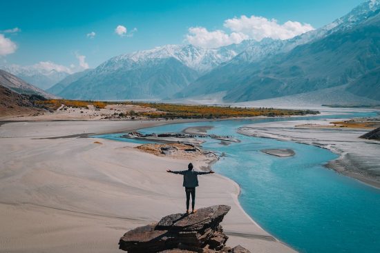 découvrez le voyage transformateur qui vous permettra de découvrir de nouvelles cultures, d'élargir vos horizons et de vous reconnecter avec vous-même. plongez dans des expériences enrichissantes et laissez-vous inspirer par des destinations qui façonnent votre esprit et votre âme.