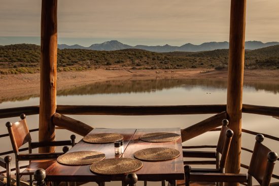 découvrez notre lodge confortable et authentique, un havre de paix niché au cœur de la nature. profitez d'une expérience inoubliable alliant détente, paysages époustouflants et activités en plein air adaptées à tous. réservez dès maintenant votre escapade.
